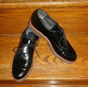 stuart weitzman metro patent leather oxfords