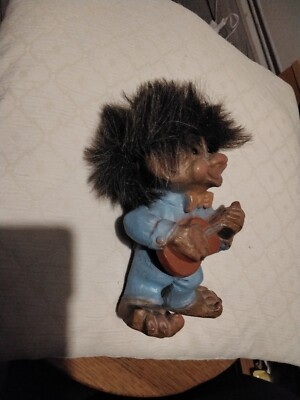 Nyform Troll Blueboy Gitarrist