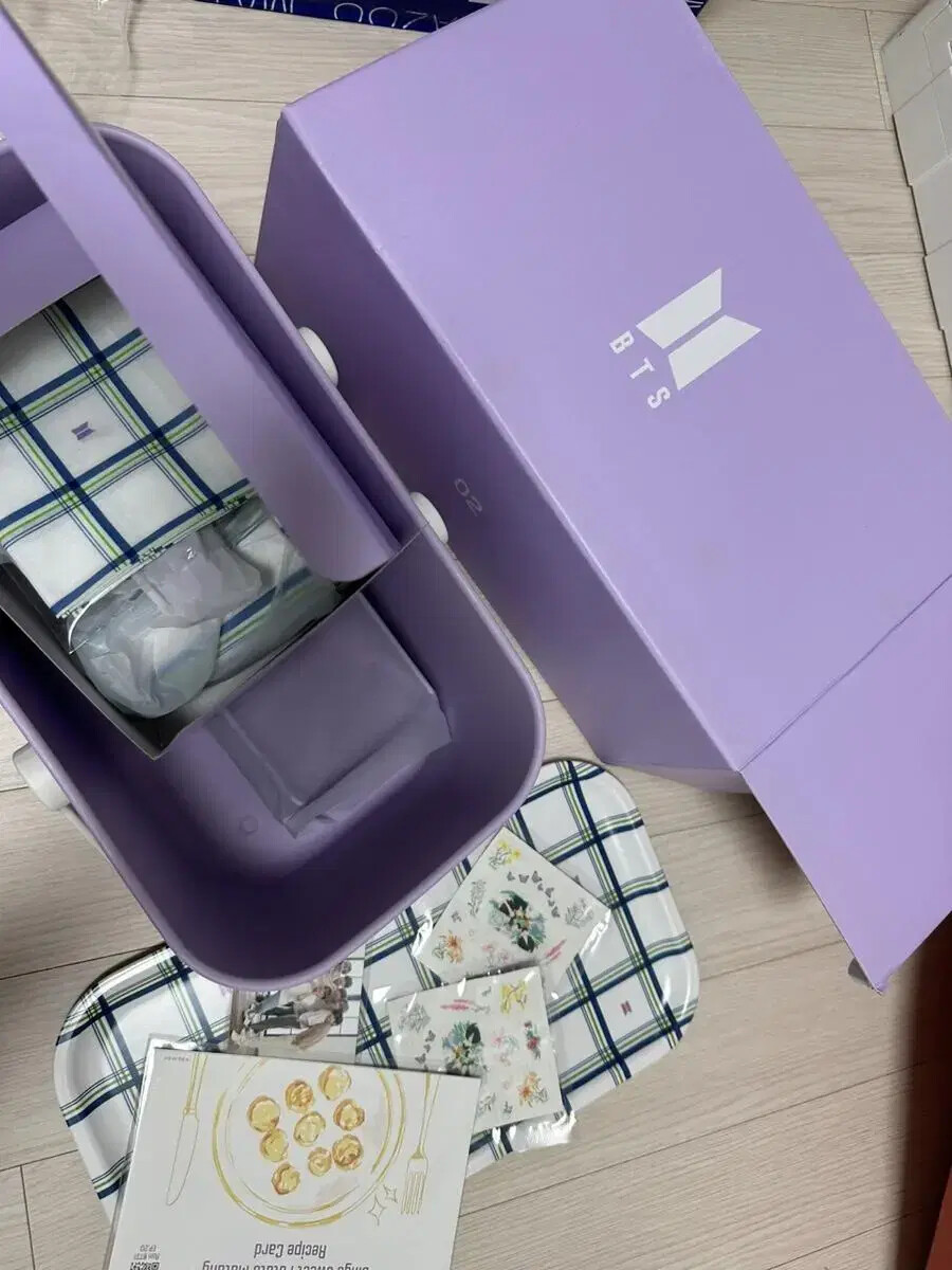 K-POP・アジア BTS MERCH BOX #2 BTS Merch Box 2 Merch Box 2