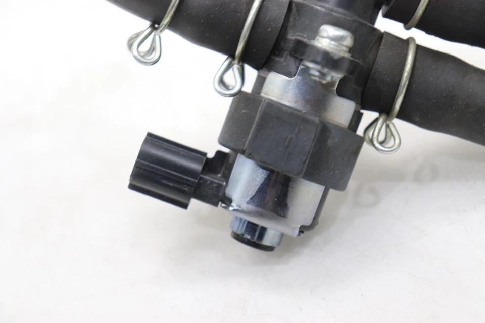 08-19 HONDA CBR1000RR OEM AIR VALVE SOLENOID TOP ENGINE SWITCH SENSOR - Image 3 of 4