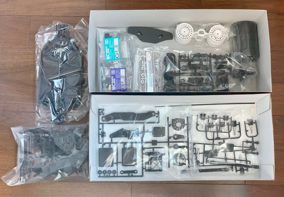 TAMIYA 58570 1/10 R/C LANCIA DELTA INTEGRALE (TT-02 Chassis) Nuovo con scatola - Immagine 3 di 4