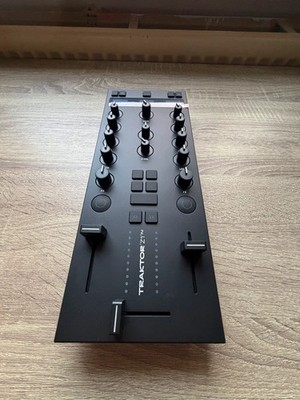 Native Instruments Traktor Z1 MK2 DJ Controller OVP Top Zustand