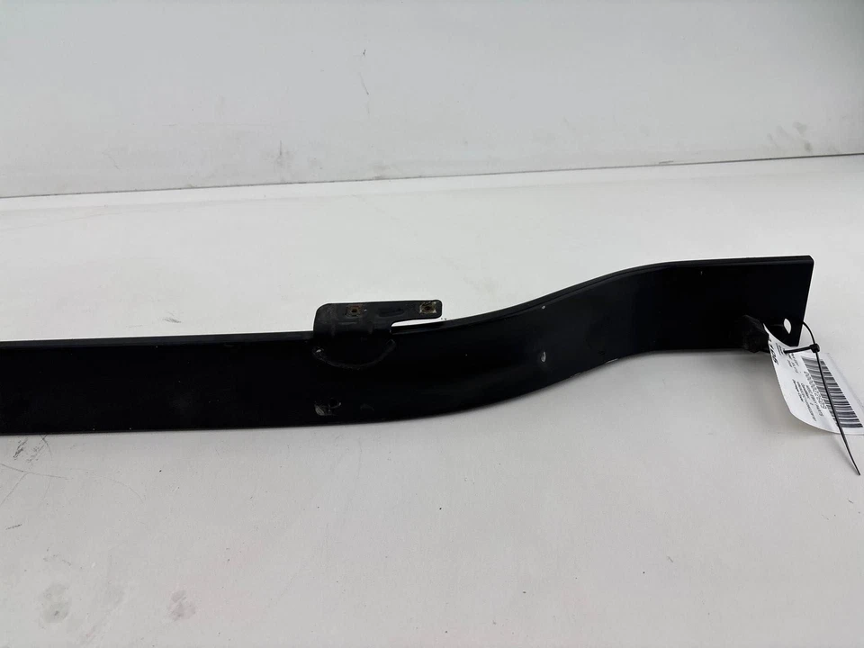 Chevrolet Silverado 1500 2003-2007 soporte de radiador - barra de amarre superior OEM Foto 2 de 4