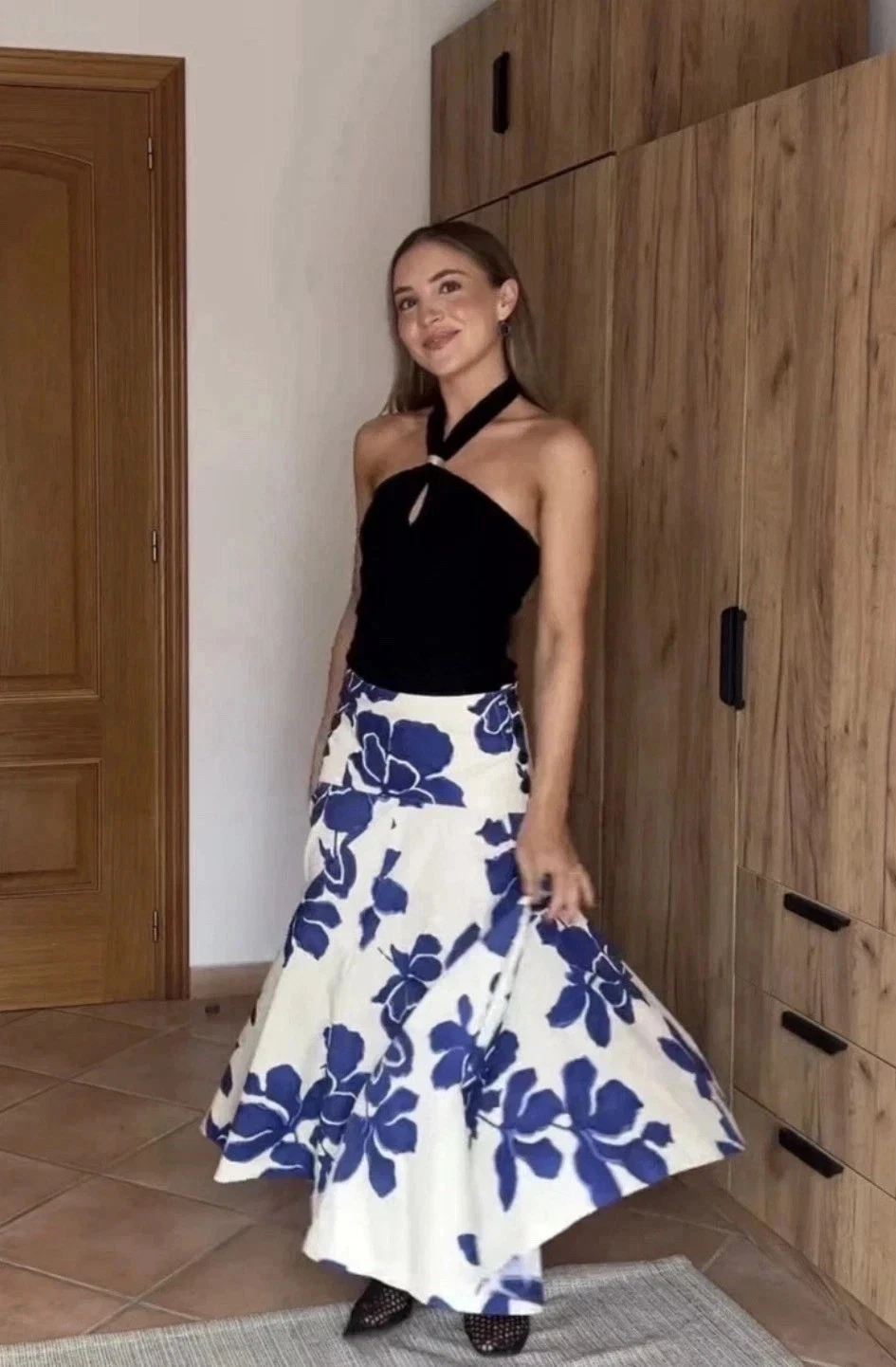 ZARA BLUE FLORAL MIDI A LINE SKIRT Size M REF 8594/049/080