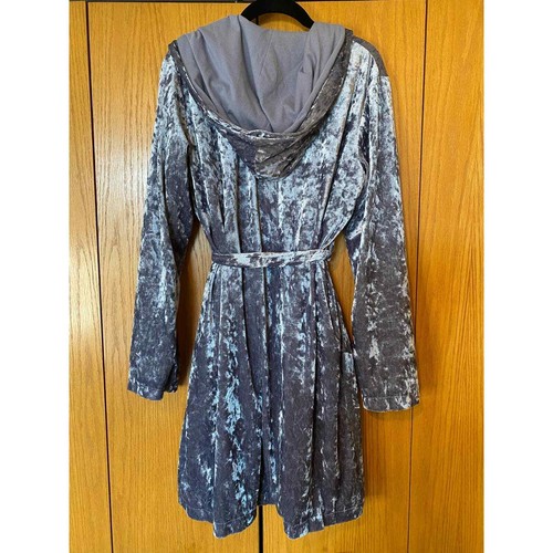 Xhilaration gray crushed velvet hooded robe size medium - Picture 6 of 8