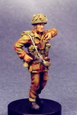 Resicast 1/35 British Paratrooper Airborne Soldier Walking with Sten WWII 355544