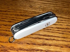 New Victorinox Swiss Army 91mm Knife DELUXE TINKER PEN in White 1.4723.7P