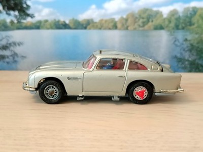 Corgi Toys 270 James Bond Aston Martin DB5 *Erstausgabe*