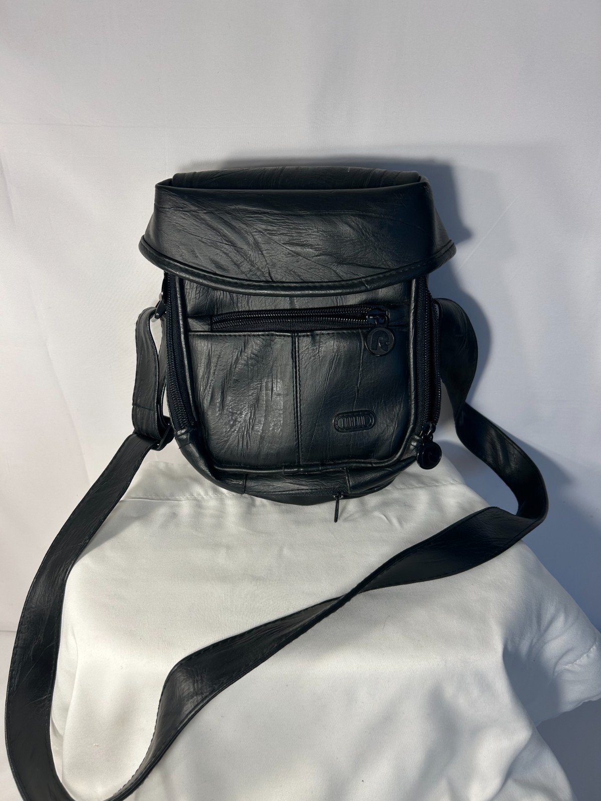 Laredo Multipocket Camera Bag DSLR Compact Travel… - image 1