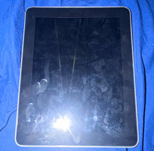 Apple iPad 9.7in Wi Fi Tablet 32 GB Silver MP...
