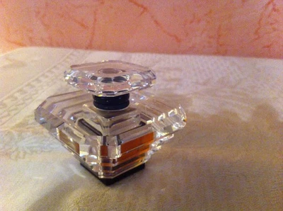 Flacon en cristal taillé, Edition limitée et numérotée "Trésor" Lancôme - Photo 1/4