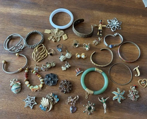 Vintage Costume Jewelry Lot Bracelets Earrings Brooches Signed And Unsigned