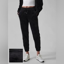 Athleta Cozy Karma Recover Jogger in Black Size Extra Small