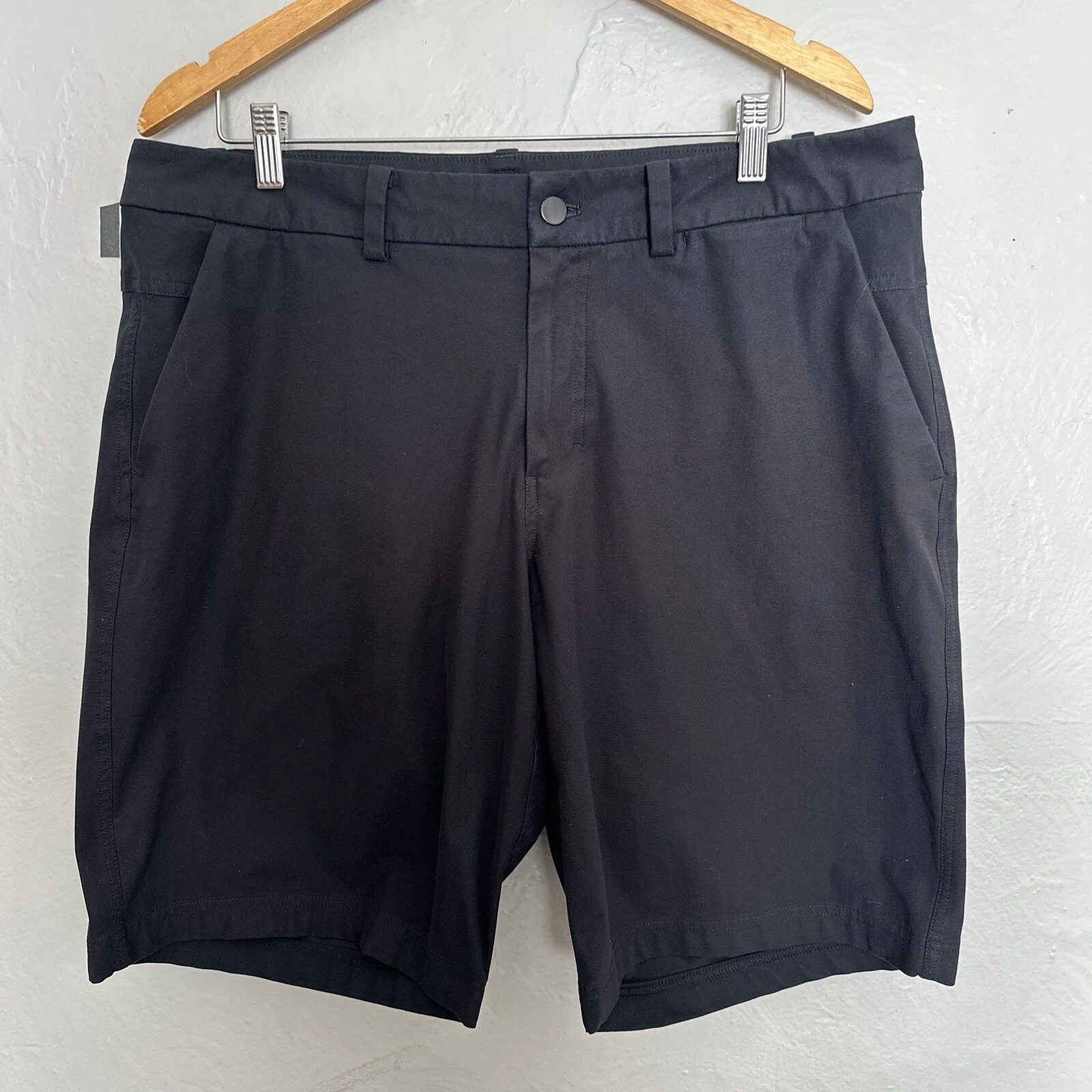 Lululemon Mens Sz36 Black Flat Front Golf Chino Shorts
