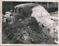 1951 Press Photo BC590, registered to Thomas B Wilkinson, parked on 1386 E 30th