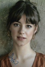 Daisy Edgar-Jones autograph signed 20x30 cm picture