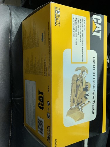 Norscot Cat D11R Track-Type Tractor Bulldozer: # 55025, 1:50 Scale NOS - Picture 6 of 11