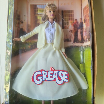 olivia newton john grease yellow dress Olivia Newton John( Sandy in Grease)