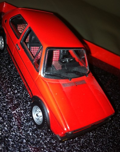 RARE NOREV RED VW GOLF MK1 GTI 30 YEAR ANNIVERSARY PRESENTATION CLAPPER BOX 1:43 - Picture 7 of 11