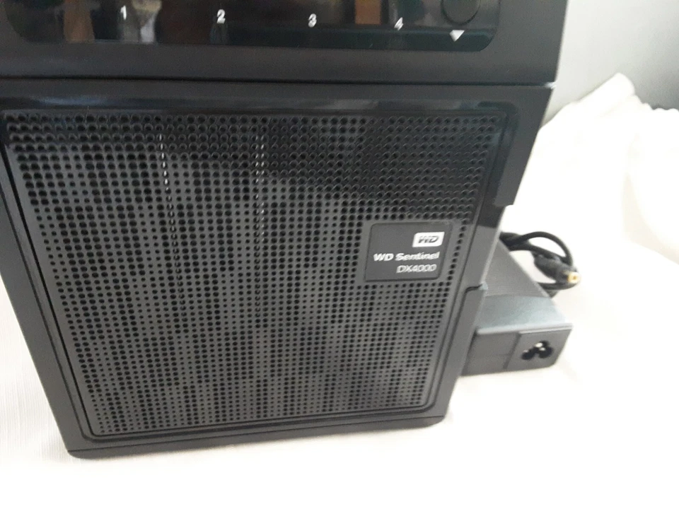 Western Digital DX4000 Network Storage Server .ref:CD_18  - Image 2 of 4
