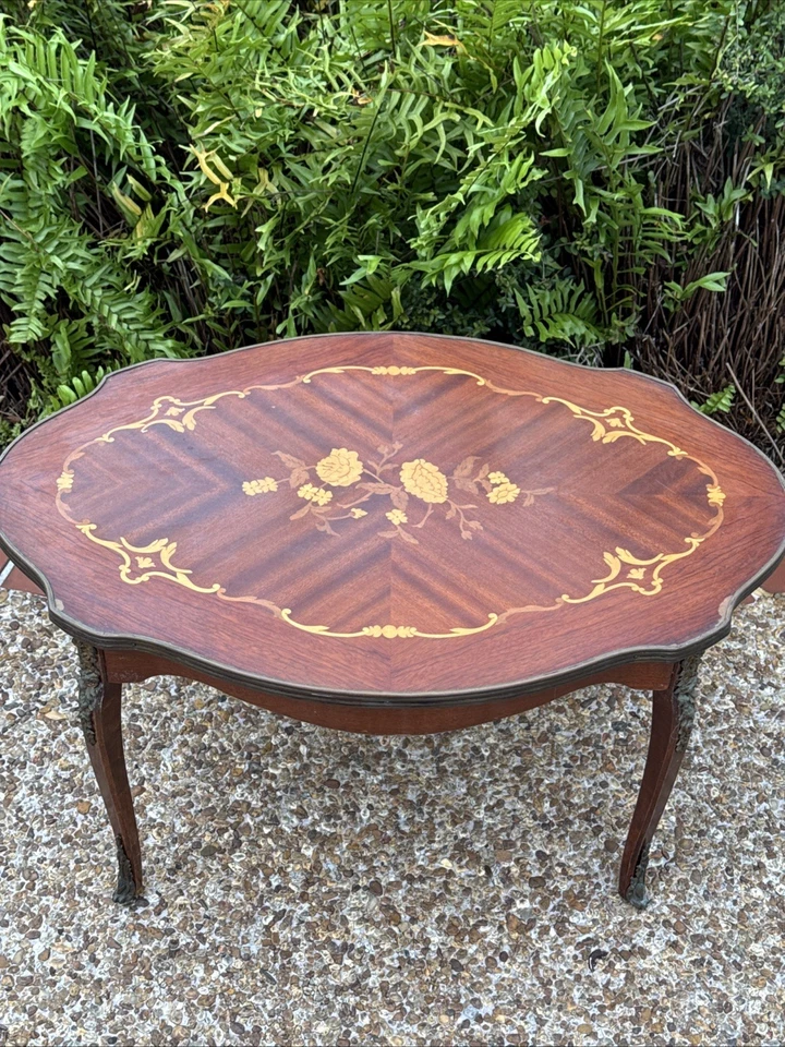 Антикварный журнальный столик в стиле Людовика XV из инкрустированного дерева Ormolu Marquetry сделано в Испании - Изображение 2 из 4
