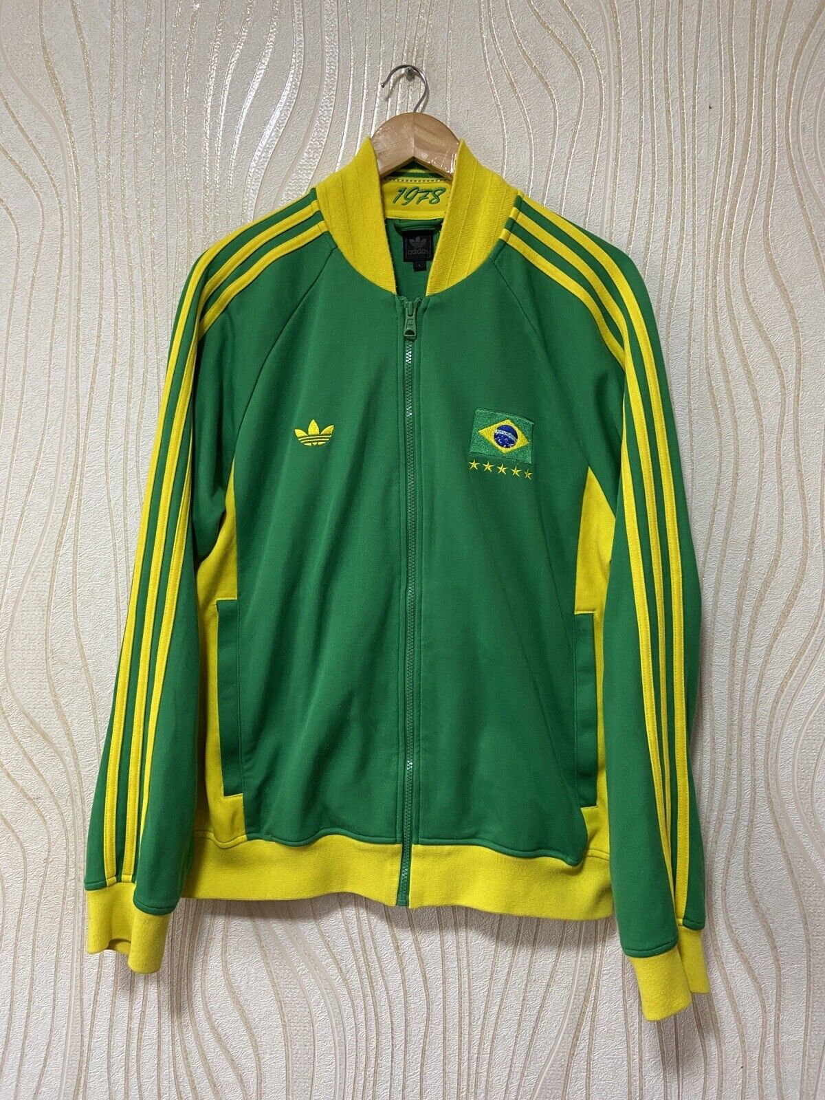 BRASIL RETRO FOOTBALL SOCCER JACKET ADIDAS P42345 sz L |