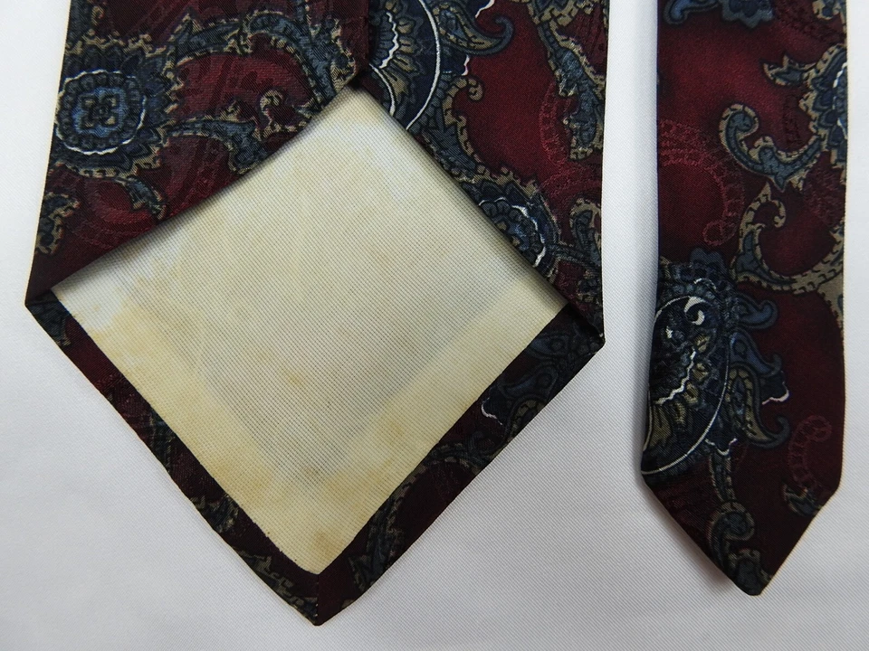 Corbata para el cuello KETCH Classics para hombre roja diseño cachemir seda tela importada prendas para el cuello Foto 3 de 4