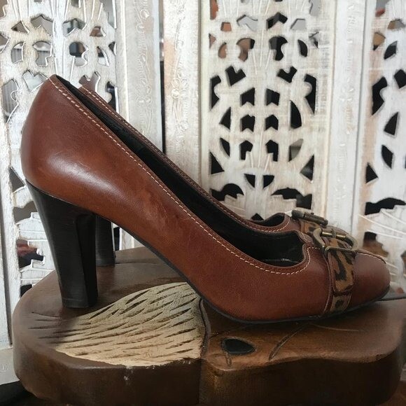 Moda Di Fausto Italian Leather Cheetah Buckle Heel 38 View 2