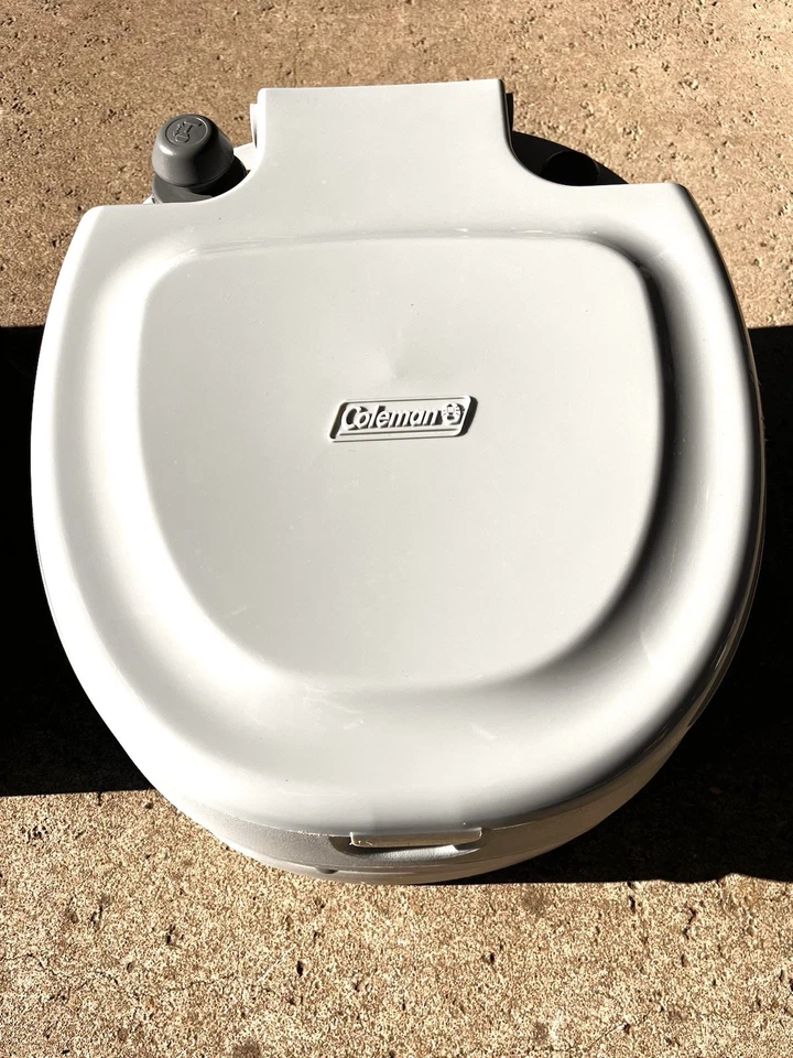 Inodoro portátil Coleman 13,3 litros equipo de camping modelo # 2000003271 Foto 3 de 4