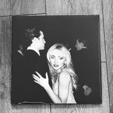 Sabrina Carpenter Man's Best Friend D2C Alternate Cover SIGNED VINYL IN HAND