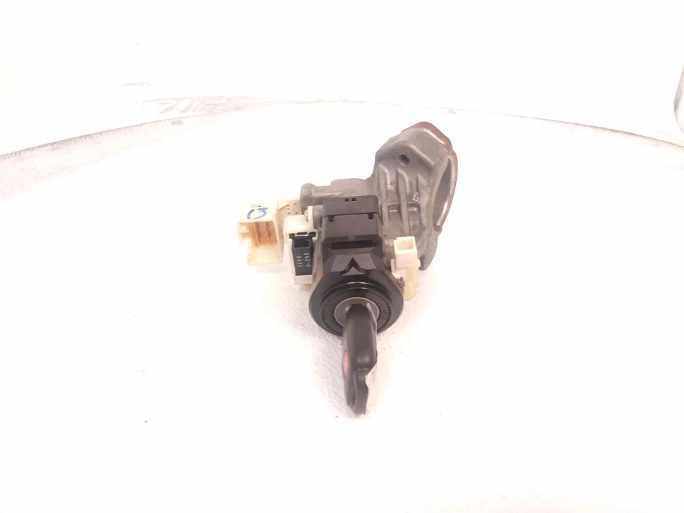 Cilindro de bloqueo de encendido de transmisión automática Toyota Corolla 2014-2019 con llave 45020-02500 Foto 4 de 4
