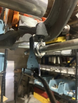 Rigid 300 Pipe Threader Oil Bucket Bracket