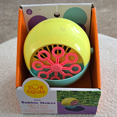 Sun Squad Mini Bubble Maker with 2 fl oz (59 mL) Bubble Solution, Ages 3+