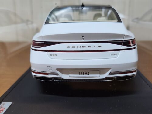 1:18 MR Collection Hyundai Genesis G90 White 500PCS Limited Edition(w/ Case) - Picture 2 of 8