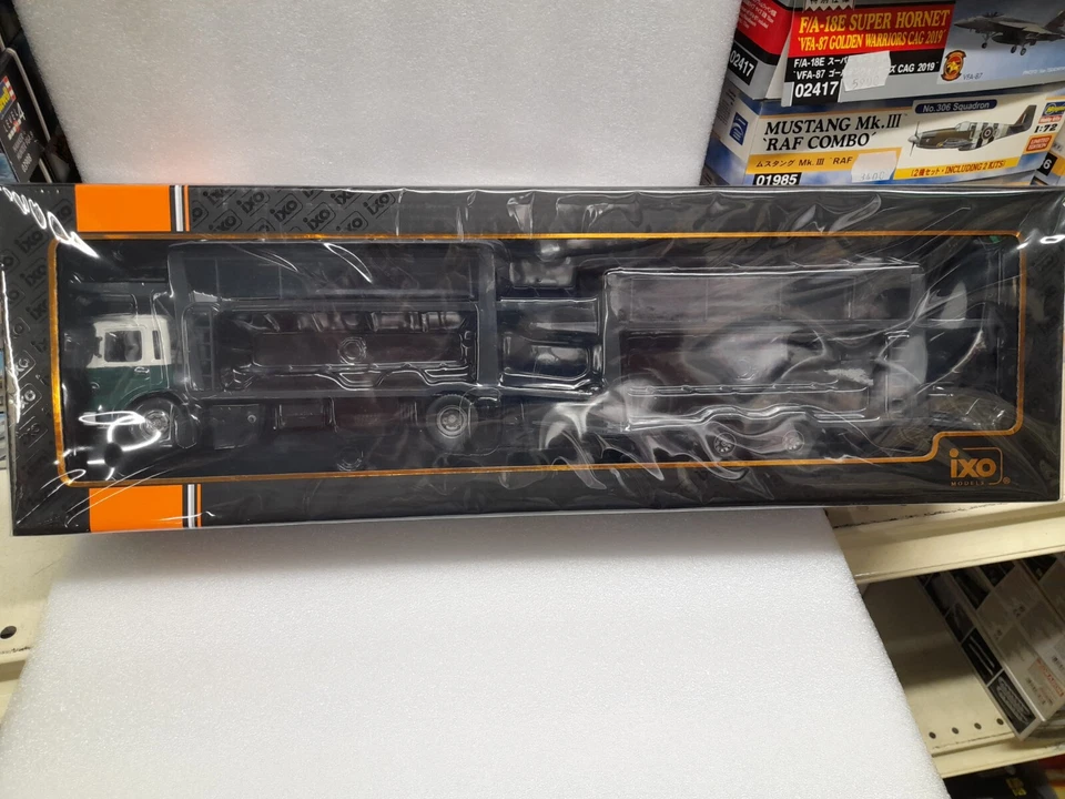 Ixo TTRX027 Man trasporto auto con rimorchio 1970  1/43 - Immagine 2 di 2