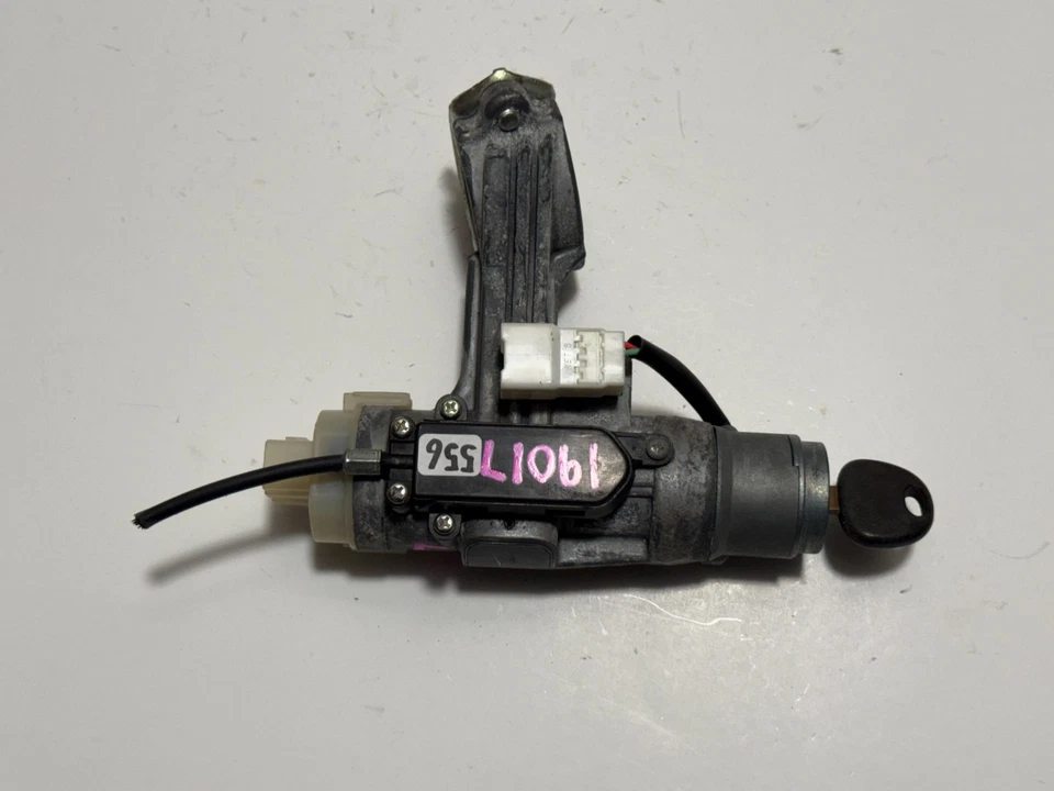 2007-2011 HYUNDAI ACCENT IGNITION SWITCH LOCK CYLINDER W/ KEY OEM. - Image 4 of 4