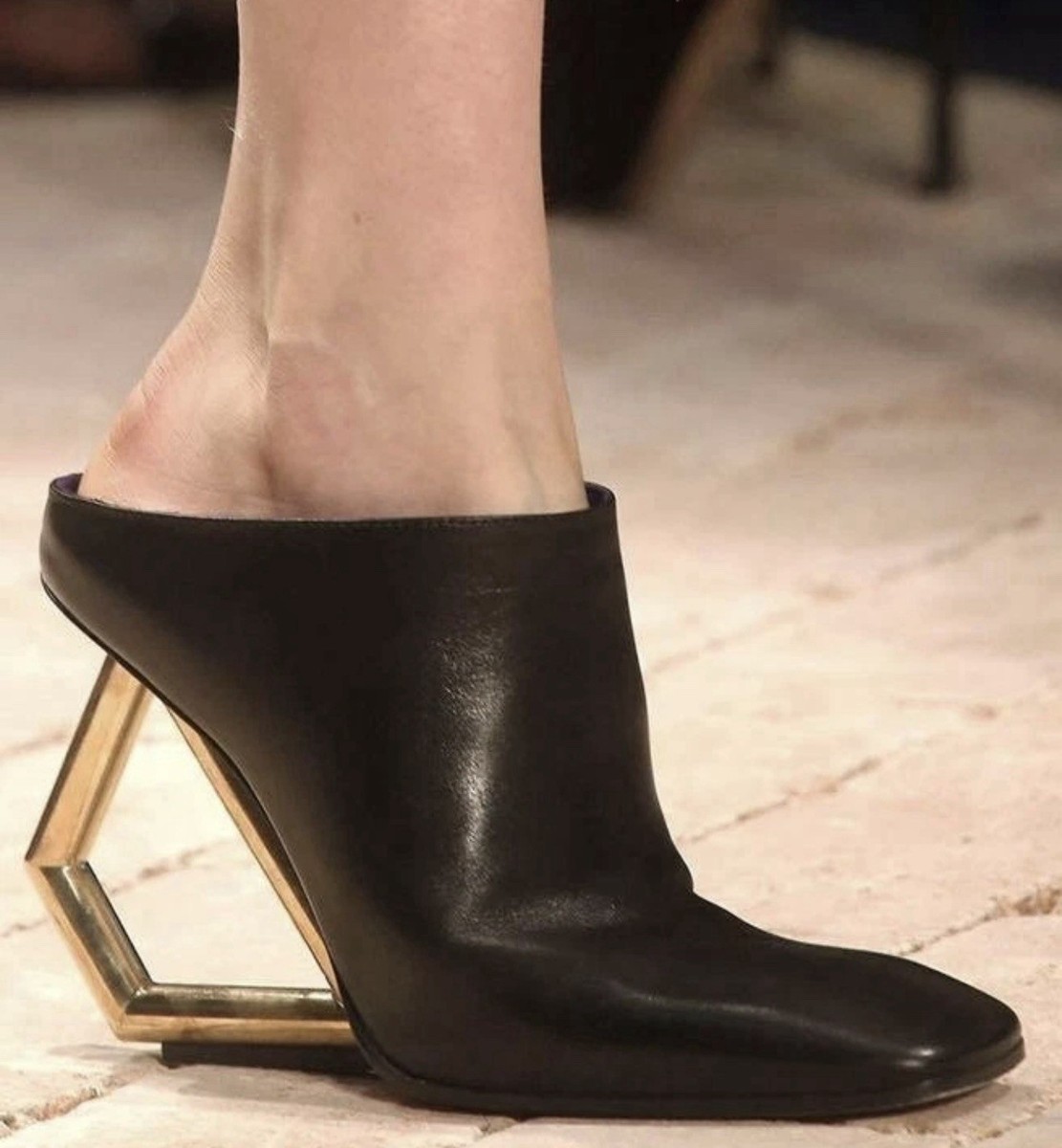 CELINE セリーヌ パイソン ミュール フィービー 38.5 CELINE セリーヌ パイソン ミュール フィービー 38.5 レディース
