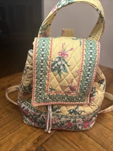 Vintage Vera Bradley Style Quilted Backpack Ivory Floral Drawstring Mimi Flap Vintage Vera Bradley Style Quilted Backpack Ivory Floral  main image 3