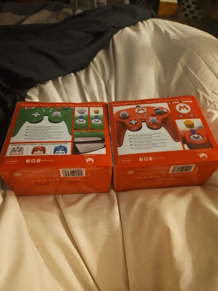 Nintendo Switch Wired Fight Pad Pro Controllers Super Mario & Luigi EDITION-NEW! - Image 3 of 4