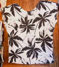 Vintage TROPICAL Motif TOP Medium MADE in USA Palm TREES Faces