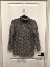 Euc Express women’s medium camel gray beige turtleneck sweater verigated