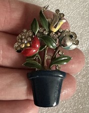 Vintage Trifari Flower Pot Fur Dress Clip