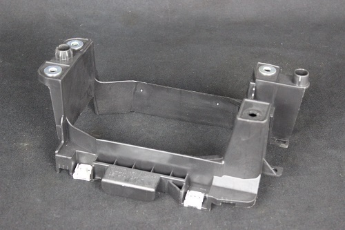 Audi A3 8V Skoda Octsvia Befestigungswinkel Winkel Halterung Halter 8V0863531