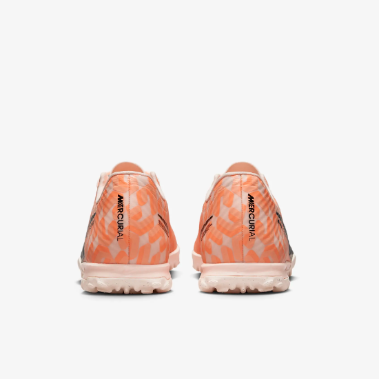 Nike Mercurial Vapor 15 Academy Soccer Shoes  display picture 1