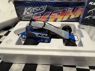 AUTOGRAPHED 2021 KASEY KAHNE KARAVAN KKR RACING 1/18 SPRINT CAR - BRAND NEW