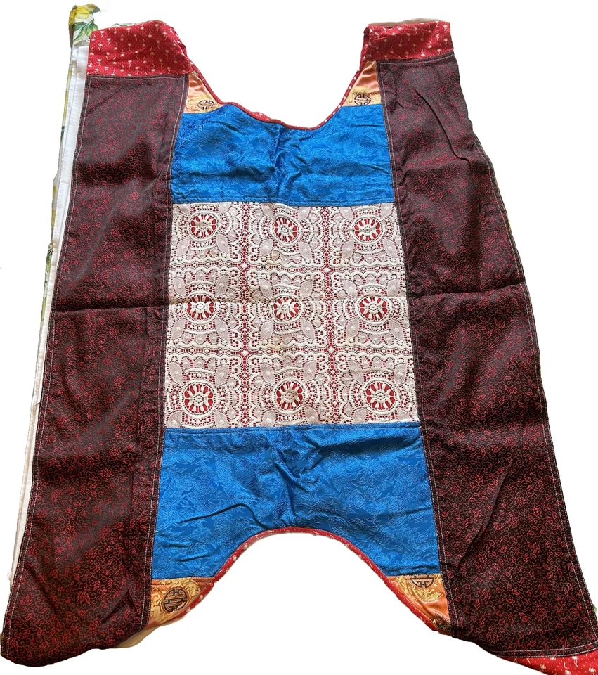 Linda transportadora chinesa de bebê/bebê Mei Tai.  Centro bordado multicolorido - Imagem 2 de 4