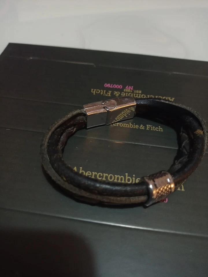 Abercrombie & Fitch Men’s Black Distressed Braided Leather Bracelet – Vintage - Imagem 2 de 4