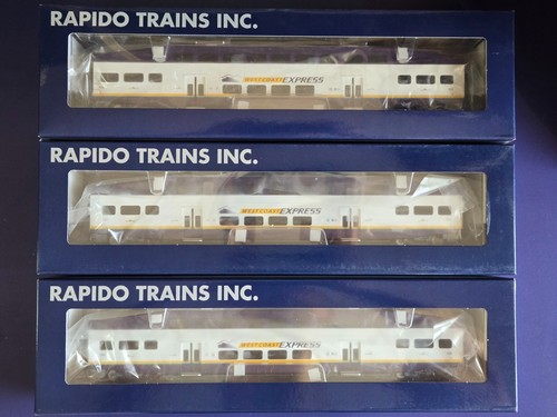 (Paquete de 3) HO Scale Rapido Bilevel Commuter, West Coast Express WCE #1, 146018 LEER | Condition: Used