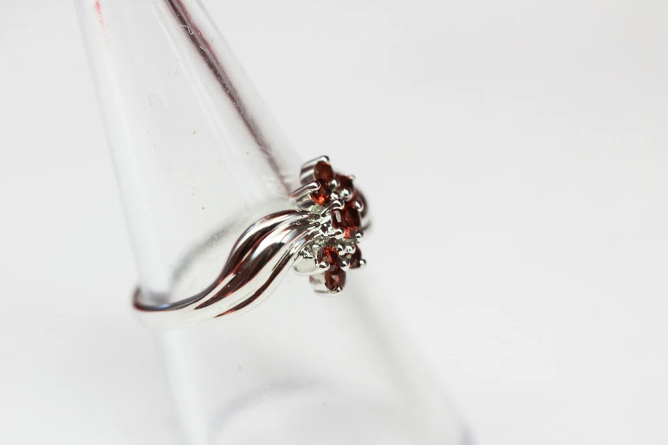 Nobile 0,55 Carati Granato Anello 925 Argento Rosso Bluastro Misura 6/7/8/9 - Immagine 3 di 4