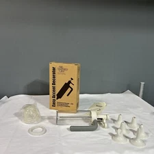 The Pampered Chef Easy Accent Decorator 1775 w/Owner's Manual and 2b